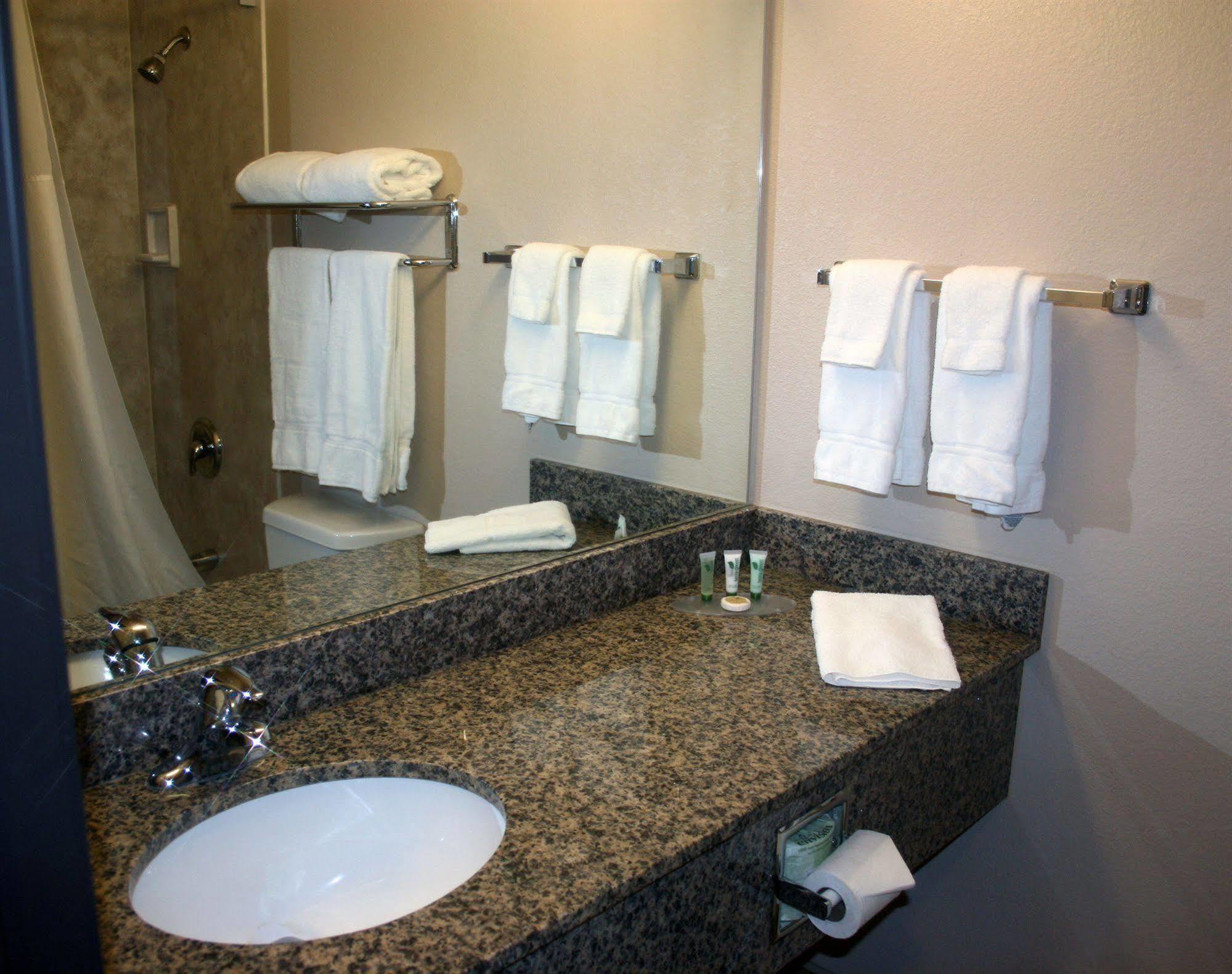 Allington Inn & Suites Kremmling Екстериор снимка
